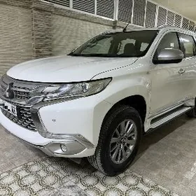 Mitsubishi Montero 2019