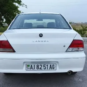 Mitsubishi Lanser 2003