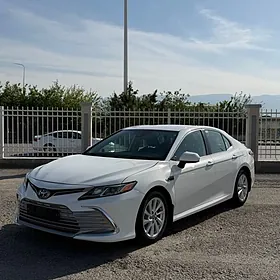 Toyota Camry 2021