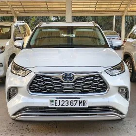 Toyota Highlander Hybrid 2021