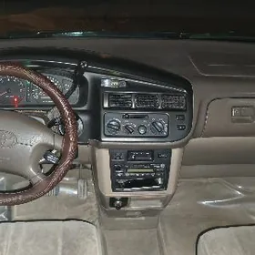 Toyota Sienna 2001