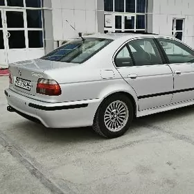 BMW E39 2000