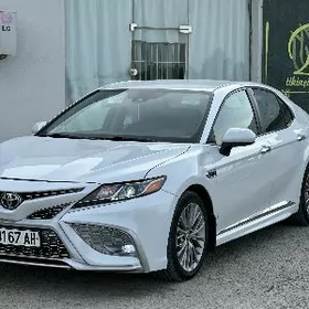 Toyota Camry 2020