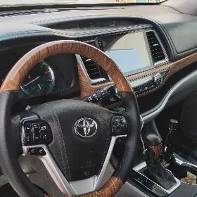 Toyota Highlander 2015