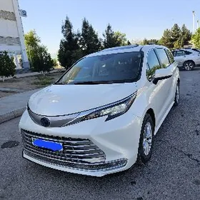 Toyota Sienna 2021