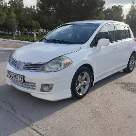 Nissan Versa 2012