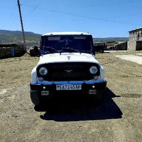 UAZ 469 2004