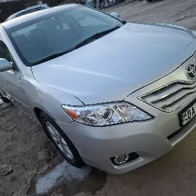 Toyota Camry 2011