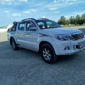 Toyota Hilux 2013
