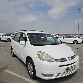 Toyota Sienna 2004