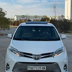 Toyota Sienna 2019