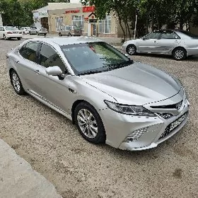 Toyota Camry 2020