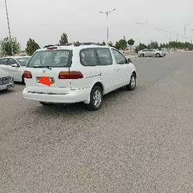 Toyota Sienna 2000
