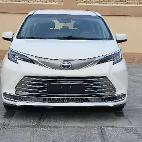 Toyota Sienna 2023