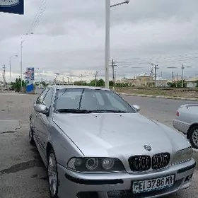 BMW E39 2000