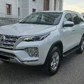 Toyota Fortuner 2025