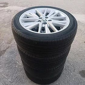 18 lik CAMRY