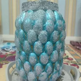 ваза из пластика