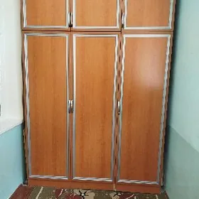şkaf