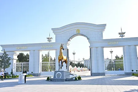 Президент Туркменистана принял участие в торжествах в честь Национального праздника скакуна