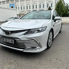 Toyota Camry 2021