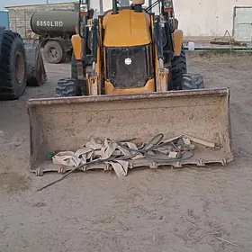 JCB 3CX Pothole Master 2012