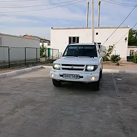 Mitsubishi Pajero 1999