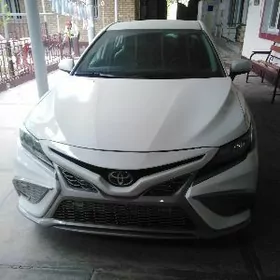 Toyota Camry 2021