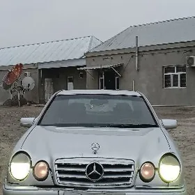 Mercedes-Benz E320 1996
