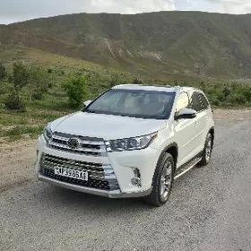 Toyota Highlander 2019