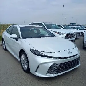 Toyota Camry 2025