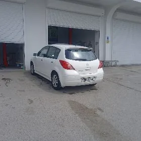 Nissan Versa 2012