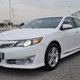 Toyota Camry 2014