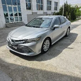 Toyota Camry 2018