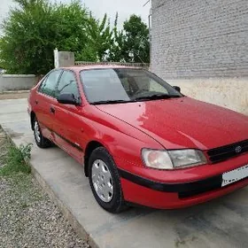 Toyota Carina 1995