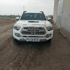 Toyota Tacoma 2018