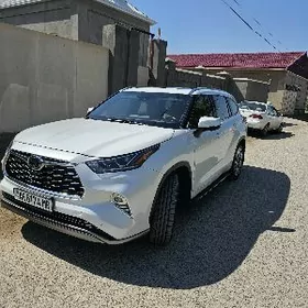 Toyota Highlander 2023