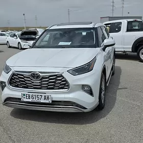 Toyota Highlander 2022