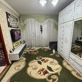 11мкр 5ком 3 этаж 96м²