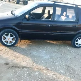 Mitsubishi Chariot 1993