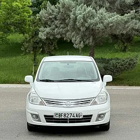 Nissan Tiida 2011