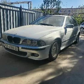 BMW E39 2000