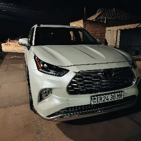 Toyota Highlander 2021