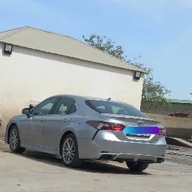 Toyota Camry 2022
