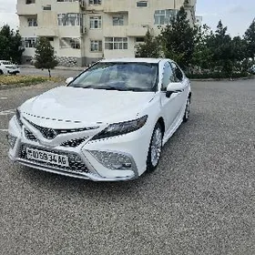 Toyota Camry 2021