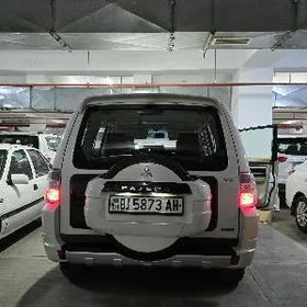 Mitsubishi Pajero 2007