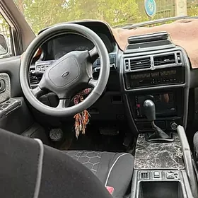 Mitsubishi Chariot 1995