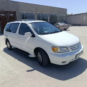Toyota Sienna 2003