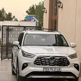 Toyota Highlander 2022