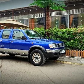 Nissan Navara 2001